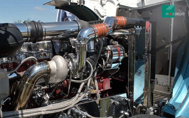 Engine Operatror A Fleet Operator’s Guide to Identifying Truck Engine Problems